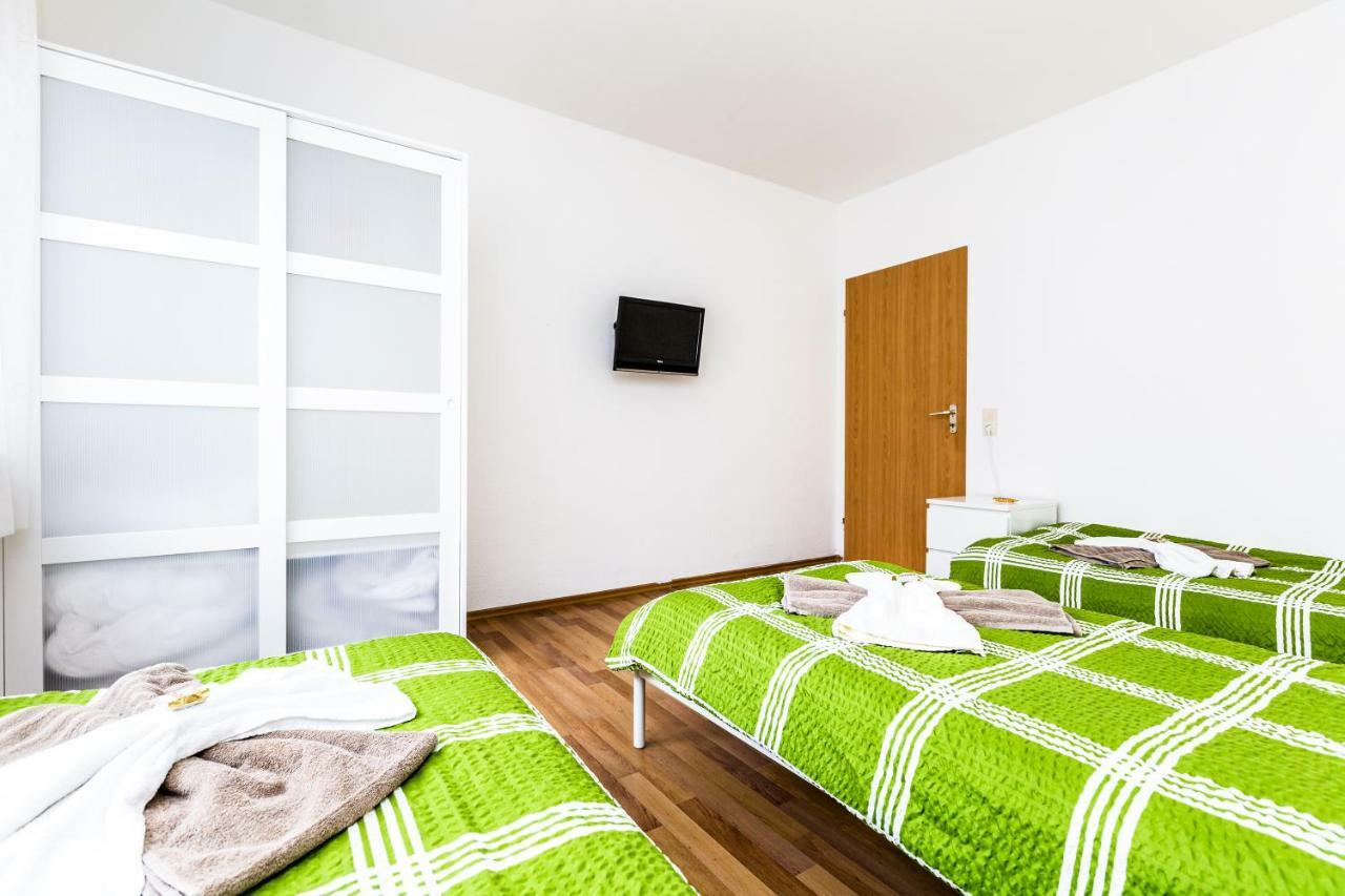 Workers Apartment Am Wiener Platz Colónia Exterior foto
